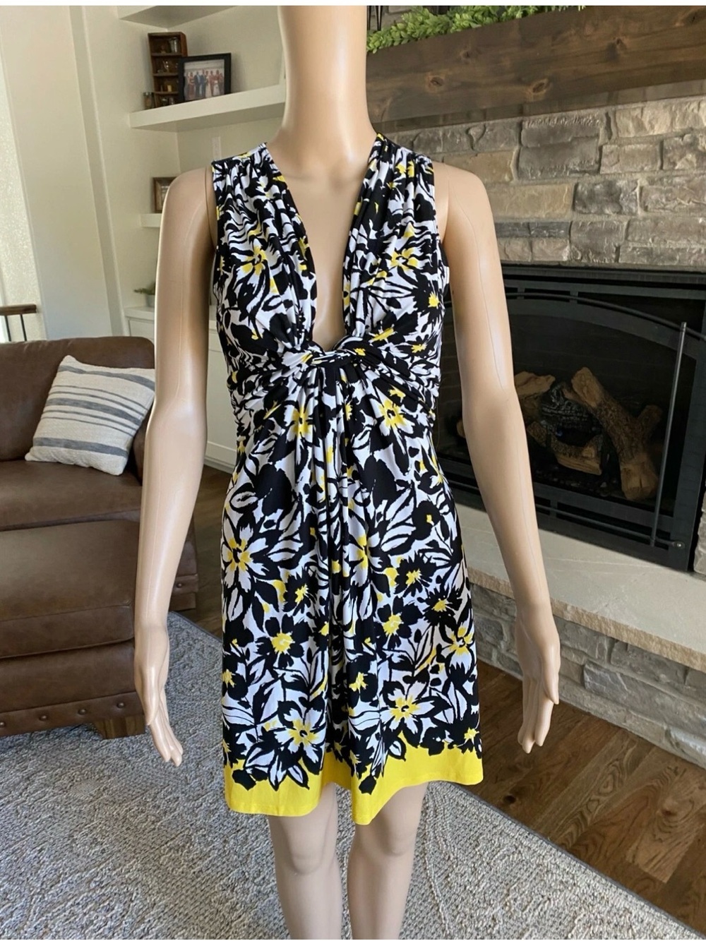 Love Tease Black & Yellow Knot-Front Floral Dress Size M